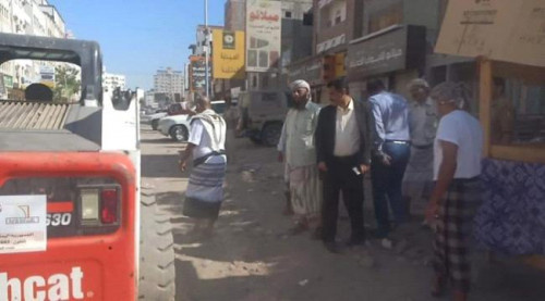 مأمور المنصورة يدشن مشاريع ترميم وتأهيل الطرق في المديرية