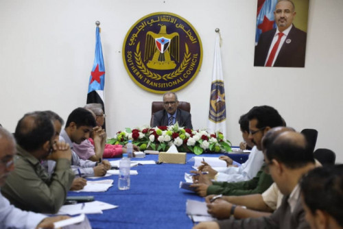 الأمانة العامة بالانتقالي تبحث تداعيات تدهور الخدمات وارتفاع أسعار المواد الغذائية