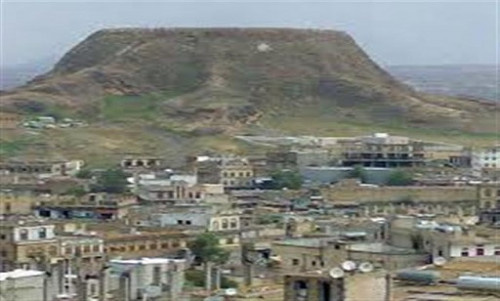 قتلى وجرحى من المدنيين إثر انفجار عبوات ناسفة زرعتها مليشيات الحوثي مكان احتجازهم جنوبي مدينة دمت