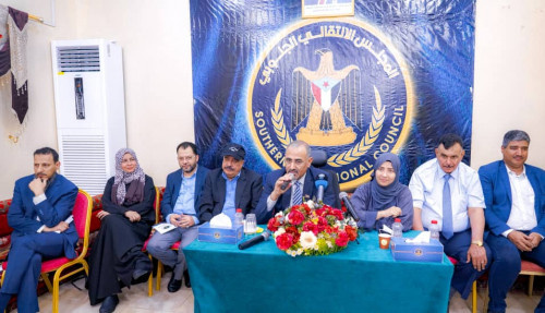 في لقاء جمعه بنخبة من قيادات المجتمع المدني بالعاصمة.. الرئيس الزُبيدي: عدن قبلة الجنوب وعاصمته وقلبه النابض