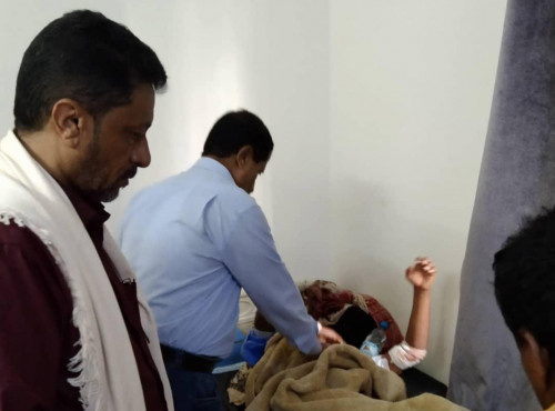 رئيس تنفيذية انتقالي أبين يطمئن على أحوال جرحى تفجير زنجبار بمستشفيات العاصمة عدن