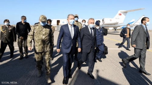 وزير الدفاع التركي في ليبيا.. إمعان في الانتهاك وخلط الأوراق