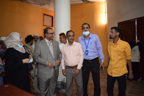 الوزير الزعوري يدشن صرف الحوالات النقدية لمستفيدي صندوق الرعاية الاجتماعية