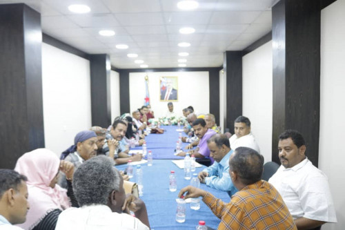 هيثم يلتقي بقيادة المكتب السياسي لمؤتمر عدن الجامع