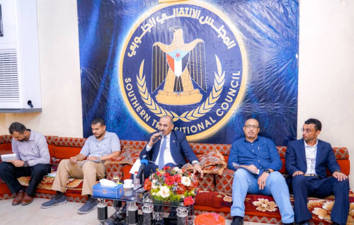 خلال لقائه قيادات جالية الجنوب بالسعودية ودول الخليج العربي.. الرئيس الزُبيدي: جهود المغترب الجنوبي ركيزة من ركائز نضالات شعبنا