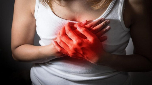 أطباء بريطانيون يوضّحون أية آلام يحس بها الإنسان قبل إصابته بالنوبة القلبية