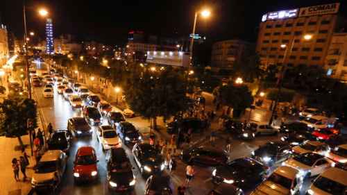عربات للجيش التونسي تطوق مبنى البرلمان بعد تجميد أنشطته بقرار الرئيس