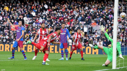 برشلونة يحول تأخره إلى نصر على أتليتيكو في مبارة مثيرة