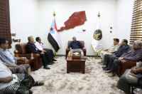 اللواء بن بريك يلتقي رؤساء دوائر وزارة الدفاع