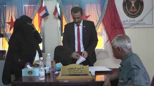 فريق من الأمانة العامة يطلع على الأداء الإداري لتنفيذية انتقالي لحج