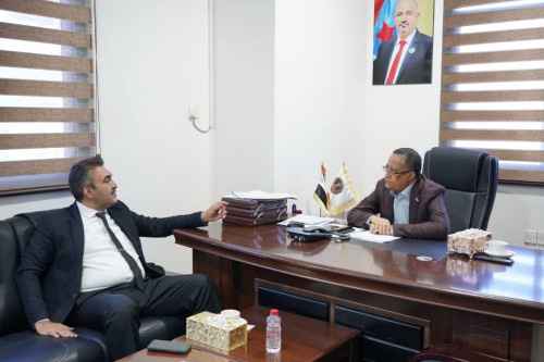 الدكتور الخُبجي يطّلع من الوكيل الجنيدي على الأوضاع في محافظة أبين