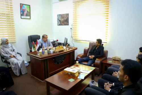 اللواء بن بريك يستقبل عدداً من خريجي قسم العلوم السياسية "دفعة السلام" جامعة عدن