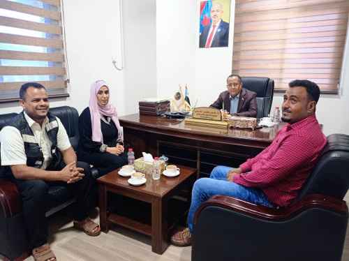 الخبجي يلتقي قيادة نقابة شركة النفط بعدن