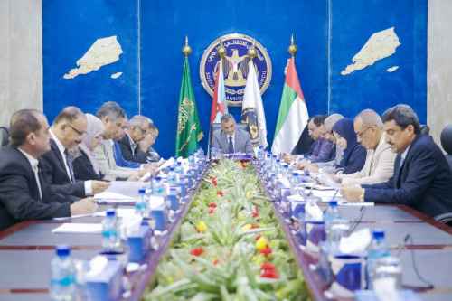 رئاسة الانتقالي تُحيي أبطال القوات المسلحة الجنوبية في جبهتي الدفاع عن أرض الوطن وحفظ أمنه واستقراره