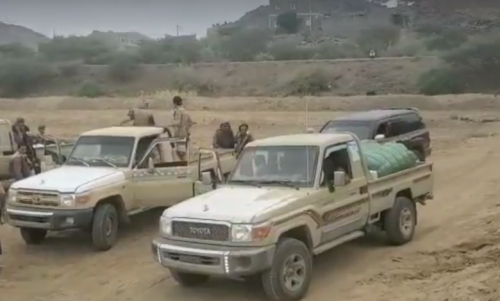 بدعم من الرئيس الزُبيدي.. انتقالي لحج يرفد جبهة الصبيحة حيفان بمواد غذائية وإيوائية