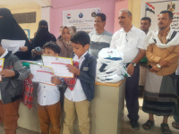 انتقالي المعلا يُكرّم الطلاب والطالبات المتفوقين في مدرسة قتبان الأساسية بالمديرية