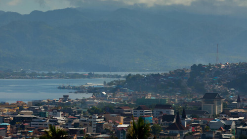 زلزال بقوة 7.7 درجة بالقرب من سواحل إندونيسيا