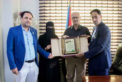 مؤسسة الازدهار للتنمية والتأهيل تُكرّم نائب الأمين العام