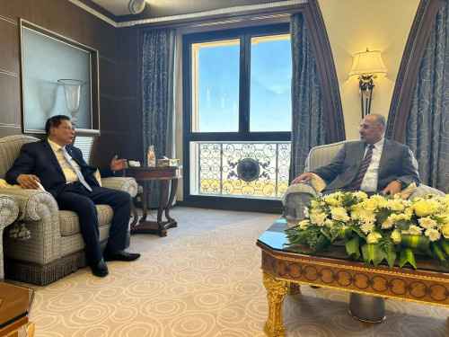 الرئيس الزُبيدي يطّلع على الأوضاع العامة في محافظة المهرة