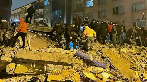 سوريا.. مئات القتلى والمصابين جراء الزلزال المدمر