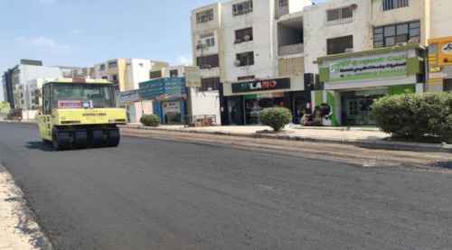بدء أعمال سفلتة واسعة يشهدها خط كالتكس إلى الغزل والنسيج في عدن