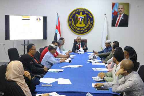 الأمانة العامة بالانتقالي تعقد لقاءً موسعاً للإدارات القانونية بالمحافظات واتحادات الحقوقيين الجنوبيين