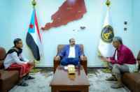 اللواء بن بريك يلتقي الأمين العام لنادي شعب حضرموت
