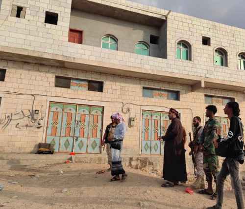 رئيس تنفيذية انتقالي سقطرى يطلع على أعمال تأهيل المقر الجديد للقيادة المحلية للمجلس بالمحافظة