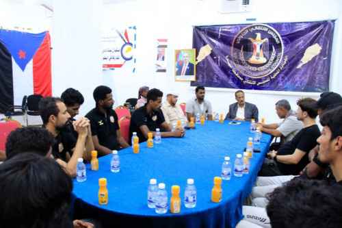 رئيس تنفيذية انتقالي المهرة يلتقي بعثة نادي خيبل الرياضي المشارِكة في البطولة الآسيوية لكرة الطائرة بالبحرين
