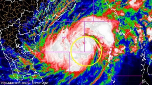 مليون شخص في خطر.. إعصار قوي يتجه لأكبر مخيم لاجئين بالعالم
