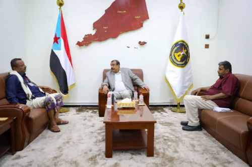 اللواء بن بريك يلتقي الشيخ دليل الصبيحي