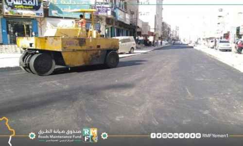 عدن.. استكمال أعمال سفلتة الشارع الخلفي للسجن في المنصورة