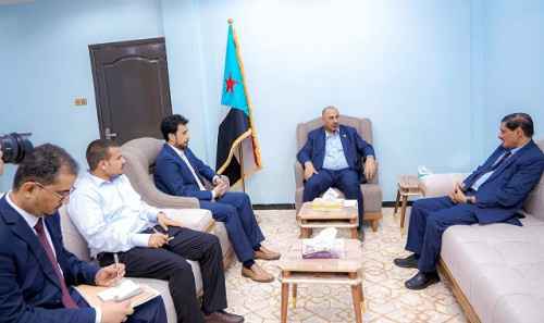 الرئيس الزُبيدي يطلع من اللواء البحسني على مستجدات الأوضاع في حضرموت