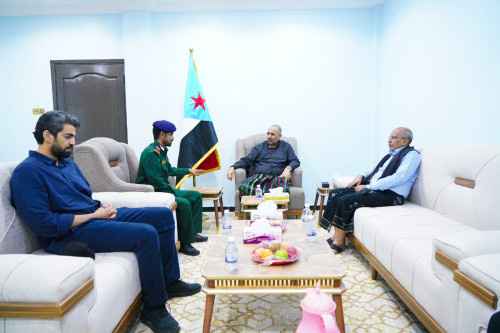 الرئيس الزُبيدي يطّلع على نشاط كلية الشرطة العسكرية بحضرموت
