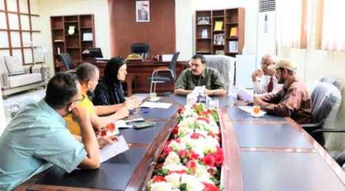 مدير أمن العاصمة عدن يلتقي بوفد منظمة أطباء بلا حدود الفرنسية