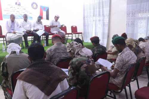 انتقالي سقطرى يقيم محاضرة سياسية لمنتسبي قوات الحزام الأمني