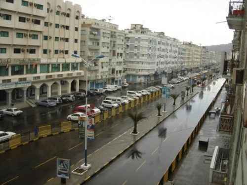 توجيه إلى مكاتب الصحة ومركز الطوارئ بعدن برفع الجاهزية القصوى لمواجهة المنخفض الجوي
