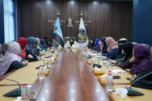 مستشارة الرئيس الزُبيدي لشؤون المرأة تعقد لقاءً بقيادات نسوية جنوبية