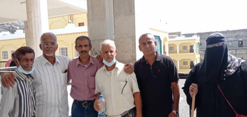 انتقالي صيرة ينظم مبادرة نظافة لعدد من مدارس المديرية استعدادا لبدء العام الدراسي