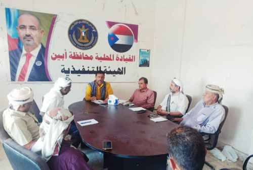 رئيس تنفيذية انتقالي أبين يلتقي عددا من مشايخ ووجهاء المحافظة