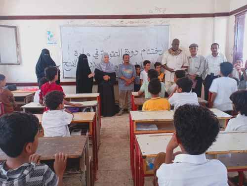 انتقالي التواهي يختتم دورة في "تقوية المواد الدراسية" لطلبة مدرسة الفتح