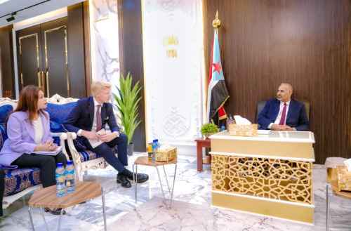 الرئيس الزُبيدي يستقبل مبعوث الأمين العام للأمم المتحدة