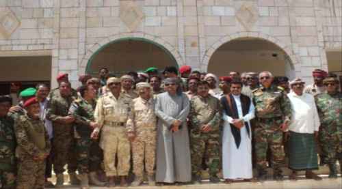 إجراء عملية تسليم واستلام بين قيادتي الحزام الأمني السلف والخلف بسقطرى