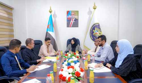 هيئة الاغاثة والأعمال الإنسانية بالانتقالي تبحث سُبل تطوير خدمات رعاية ذوي الشهداء والجرحى