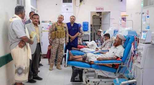 محافظ شبوة يتفقد عمل ونشاط مركز غسيل الكلى في عتق