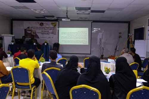 منسقية الانتقالي بكلية العلوم البيئية بجامعة حضرموت تنظم دورة تدريبية في أجهزة المساحة
