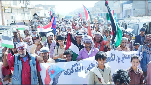 انتقالي المحفد ينظم مسيرةٌ ومهرجانا خطابيا احتفاءً بالذكرى الـ60 لثورة 14 أكتوبر المجيدة بالعاصمة عدن