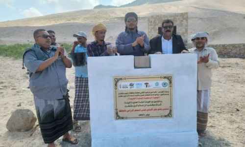 محافظ سقطرى يضع حجر الأساس لمبنى المحجر الزراعي ويفتتح مخيم محمية ديحمري البحرية