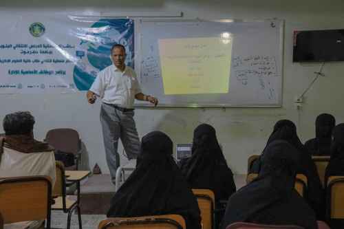 منسقية الانتقالي في كلية العلوم الإدارية بجامعة حضرموت تنظم دورة تدريبية في "الوظائف الأساسية للإدارة"