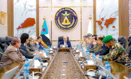رئاسة الانتقالي تشيد بموقف الرئيس الزُبيدي الداعم لجهود السلام والحازم لتحقيق تطلعت شعب الجنوب